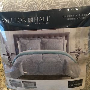 Full/Queen Comforter Set
